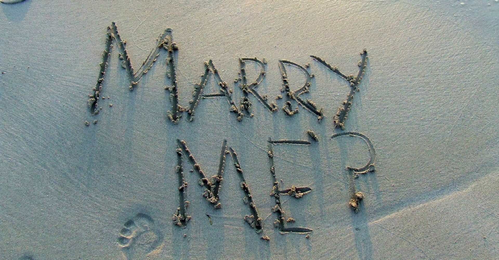 10 Tips to Craft the Perfect Wedding Proposal