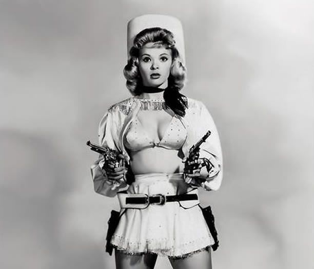 Candy Barr’s Enchanting Charm: A Cocktail of Talent, Confidence, and Irreverence”